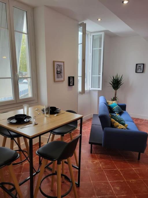 De Charme Avec Tomettes Et Parquet Apartment Graulhet